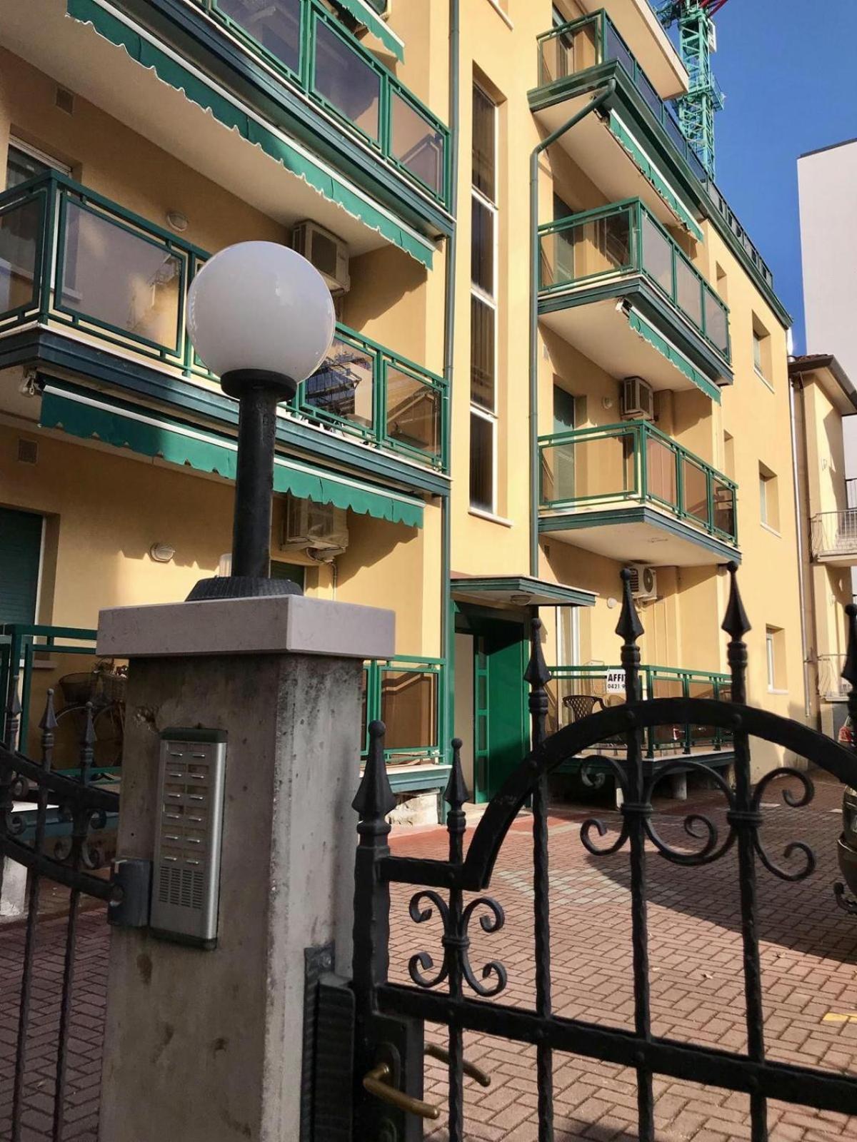 App4Rent - Villa Mimosa - Family Apartment Lido di Jesolo Bagian luar foto