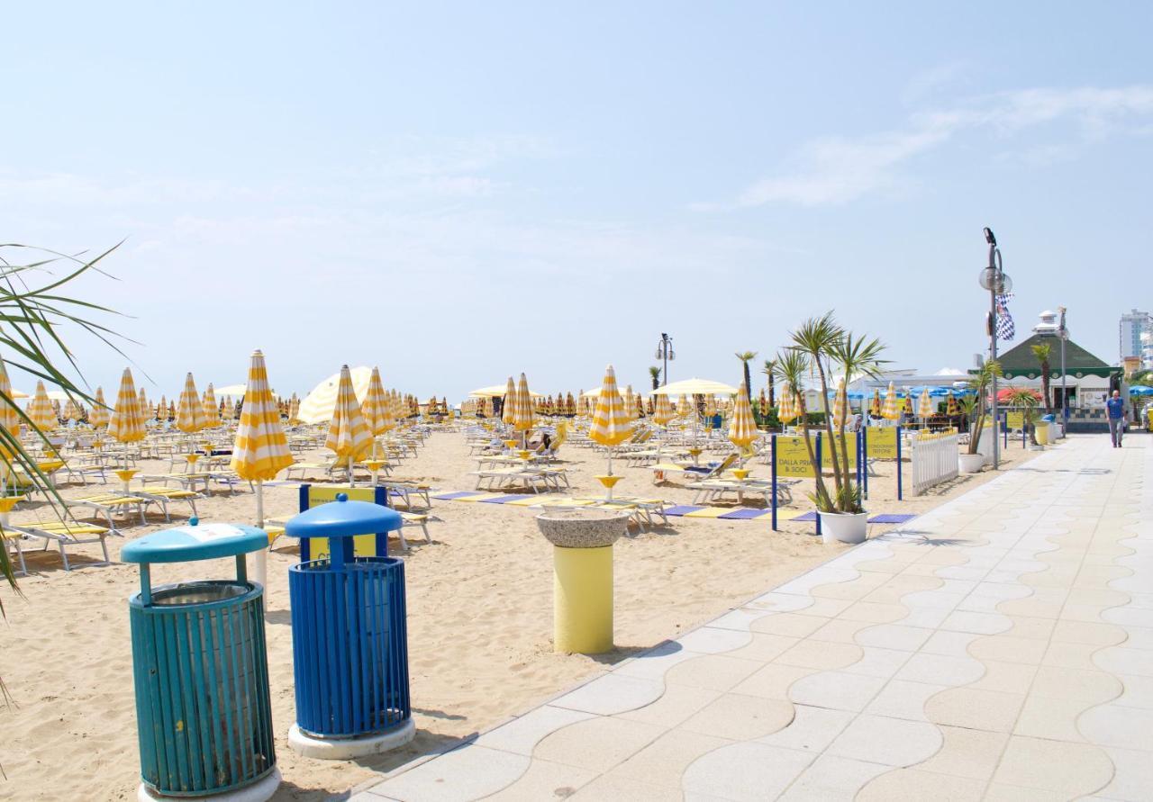 App4Rent - Villa Mimosa - Family Apartment Lido di Jesolo Bagian luar foto